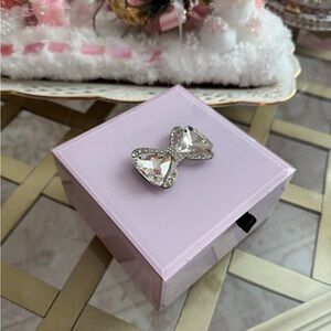 Lavender/light pink crystal bow trinket box